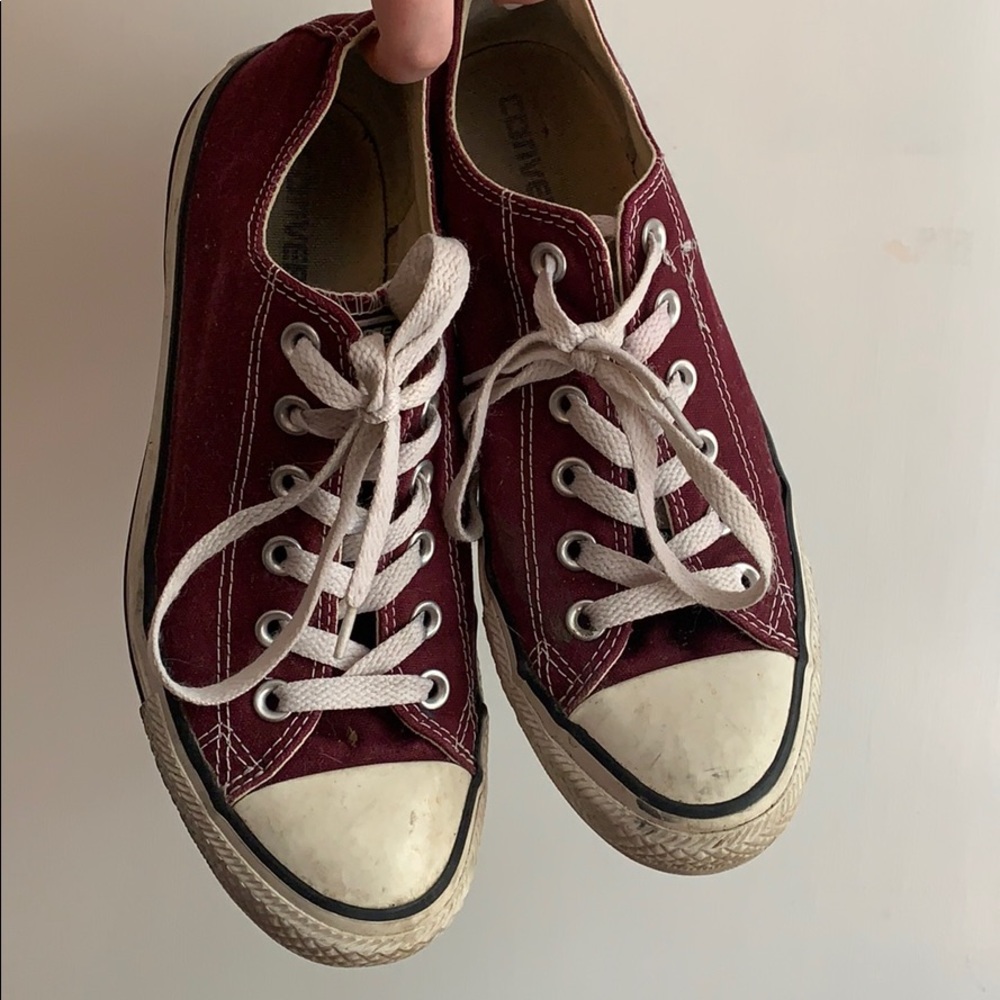 Maroon converse